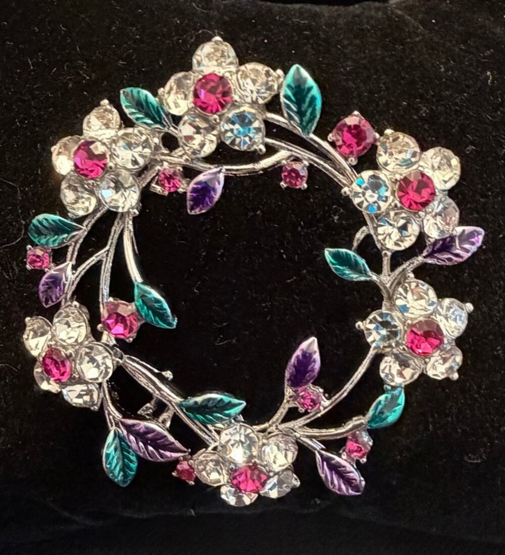 NWOT Brooch Pendant silver-tone wreath floral pink rhinestones enamel leaves